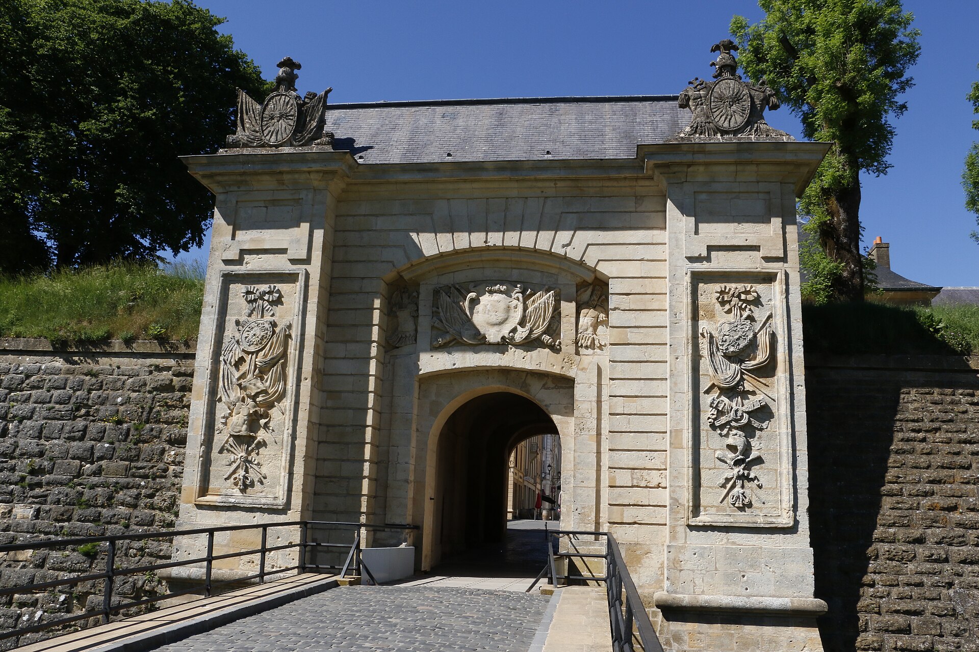 Détail sculpté de la Porte de France à Longwy